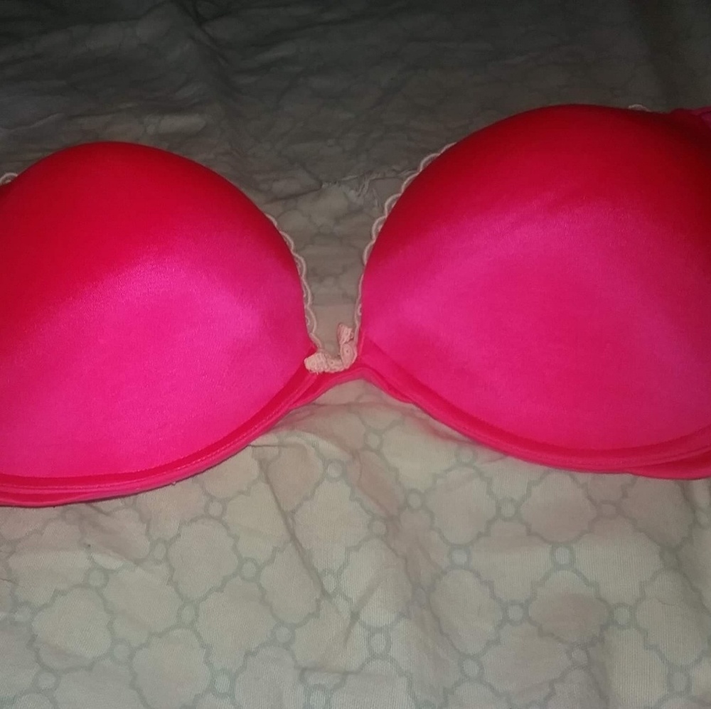 VICTORA  SECRET BRA